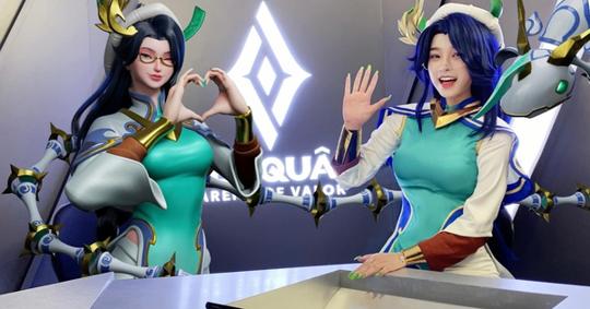 Bạn gái Quang Hải tái xuất làng game, cosplay tướng Liên Quân cực nét, fan khen như AI
