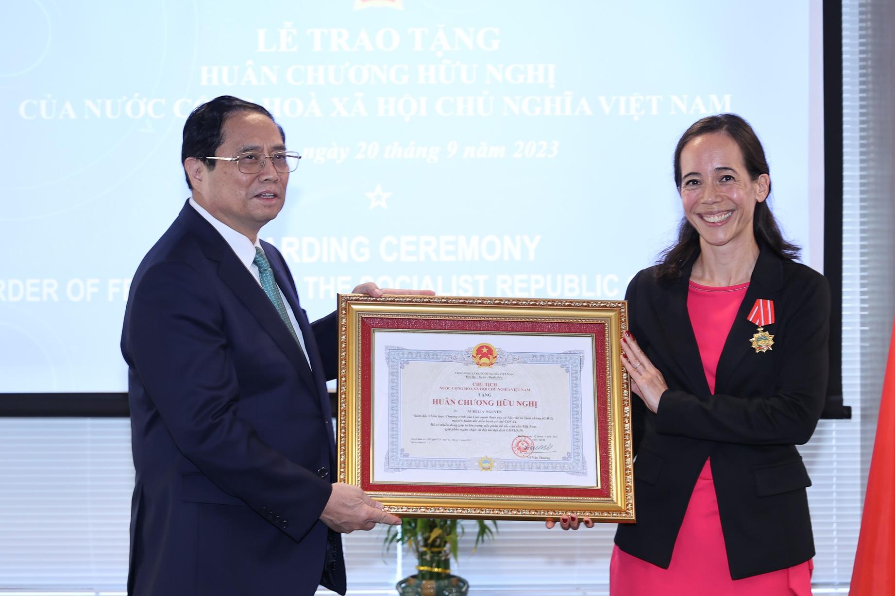Thủ tướng trao Huân chương Hữu nghị cho bà Aurélia Nguyễn