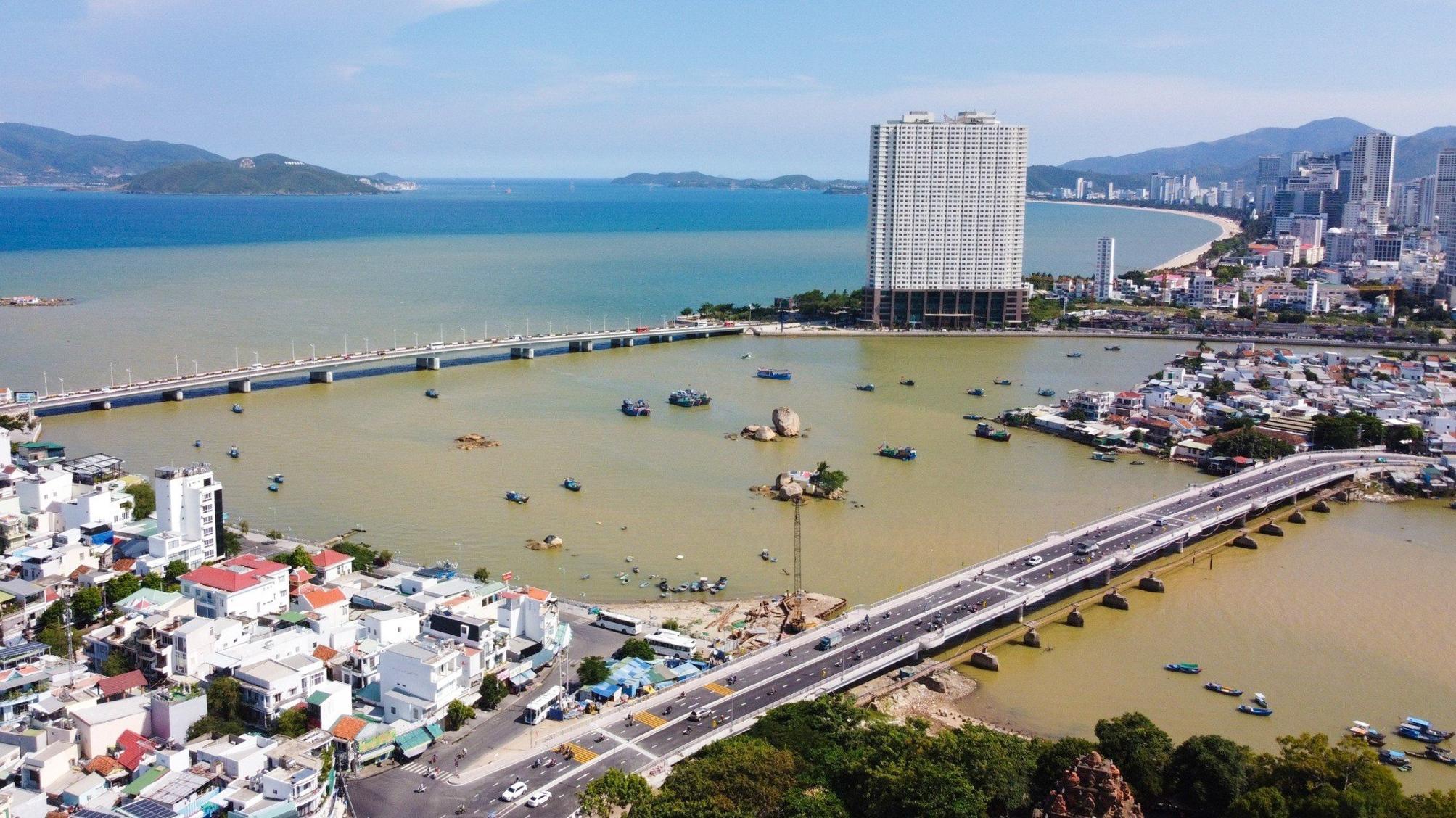 Thông xe cầu giúp giảm ùn tắc cho trung tâm Nha Trang