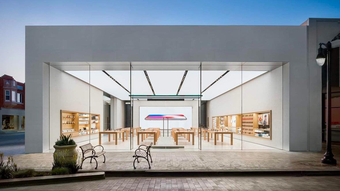 Apple Store bị trộm "ghé thăm", tổn thất 2,4 tỷ