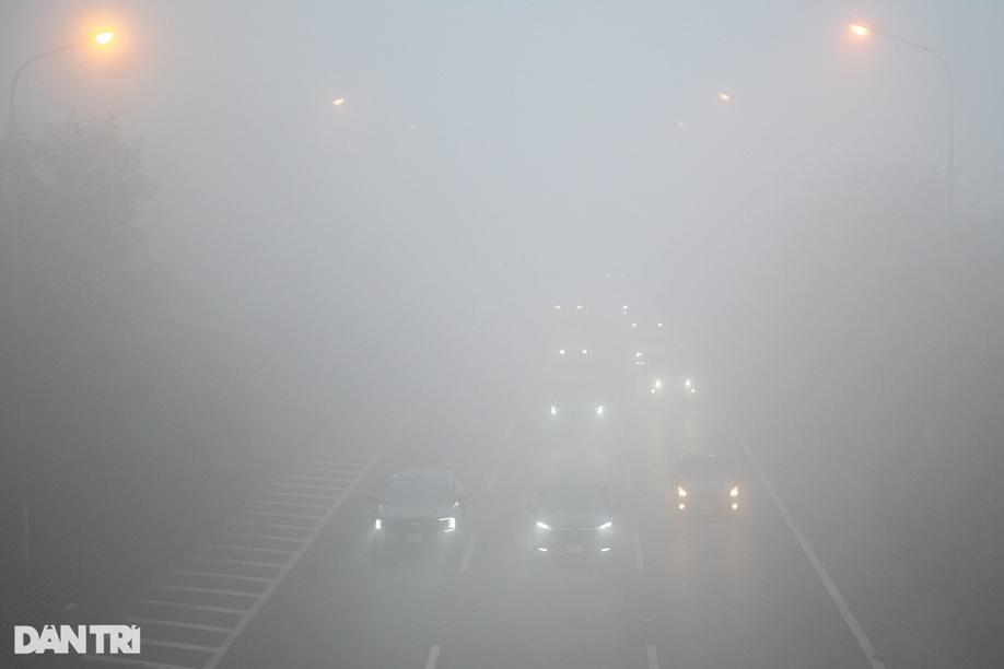 Lái xe đường sương mù: Làm gì để cải thiện tầm nhìn, tránh va chạm?
